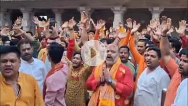 मिर्ज़ापुर: विंध्याचल के मां विंध्यवासिनी धाम में पंडा समाज और जिला प्रशासन के बीच बढ़ा विवाद, मंदिर में भारी फोर्स तैनात