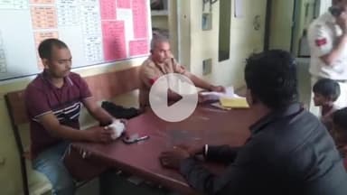 बीना: विधायक कार्यालय के पास बाइक सवार को मिले 21000 रुपये, ईमानदारी की पेश की मिसाल