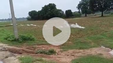 गुमला: चरका टांगर जाम टोली में गिरा हाई टेंशन तार, ज़मीन से उठने लगा धुंआ