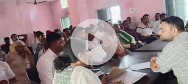उदवंत नगर: मतदाता सूची के विशेष गहन पुनरीक्षण अभियान को लेकर प्रखण्ड कार्यालय स्थित प्रतिनिधि भवन में एसडीओ ने की बैठक