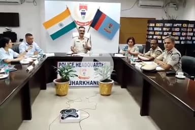 कांके: प्रोजेक्ट भवन में मुख्य सचिव ने राजकीय श्रावणी मेला की तैयारियों को लेकर वीसी के माध्यम से की समीक्षा बैठक