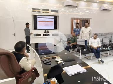 बेगूसराय: कार्यालय कक्ष में डीएम तुषार सिंगला की अध्यक्षता में आयोजन प्राधिकार क्षेत्र के कार्यों की समीक्षा