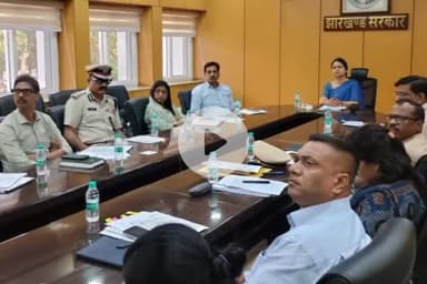 कांके: प्रोजेक्ट भवन में मुख्य सचिव ने राजकीय श्रावणी मेला की तैयारियों को लेकर वीसी के माध्यम से की समीक्षा बैठक