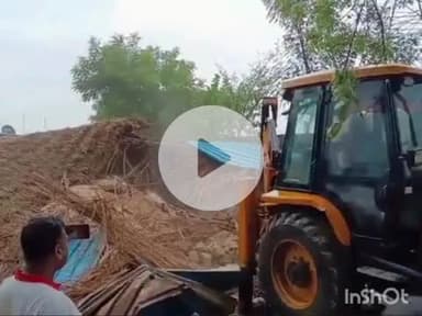 बारां: चूरू: मझियारी जोधी गांव में प्रशासन ने की बड़ी कार्रवाई, सड़क पर बनी अवैध झोपड़ियों को किया ध्वस्त