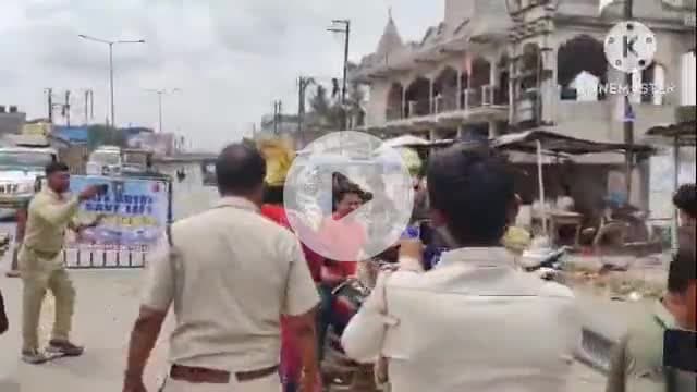 করণদিঘি: যমরাজকে দিয়ে অভিনব পদ্ধতিতে সেফ ড্রাইভ সেভ লাইফ কর্মসুচী পালিত হোলো করনদিঘির টুঙ্গিদিঘীতে