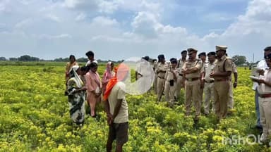 जहानाबाद: शर्म गांव में पूर्व आईएएस अधिकारियों और सपाकस पार्टी के नेताओं का आगमन, कई गणमान्य लोग रहे मौजूद