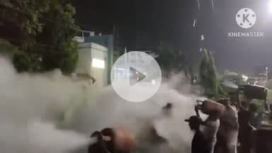 বজবজ ১: গোটা এলাকায় গ্যাস ছেড়ে দিয়ে আতঙ্কের পরিবেশ তৈরি করে বিক্ষোভ ! লক্ষাধিক টাকা বকেয়া বিক্ষোভকারীরা কি বললেন শুনুন