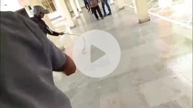 लाडपुरा: मेडिकल कॉलेज के डॉक्टर हॉस्टल में घुसा 5 फीट लंबा कोबरा, डॉक्टर और उनके परिवार में दहशत, किया गया रेस्क्यू