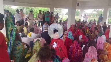 जगदीशपुर: हरिगांव में डीएम ने गणना प्रपत्र के वितरण एवं संग्रहण कार्य का लिया जायजा