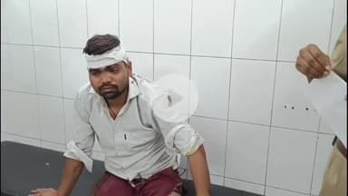 धनौरा: गजरौला ख्यालीपुर ढाल पर दो बाइकों की हुई टक्कर, एक बाइक सवार हुआ घायल