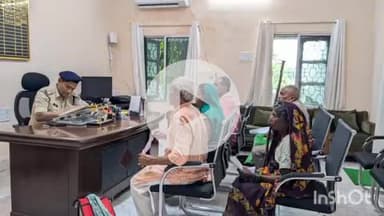 नवादा: समाहरणालय स्थित पुलिस कार्यालय में पुलिस उपाधीक्षक (मु०) ने जनता दरबार का आयोजन किया, फरियादियों की उमड़ी भीड़