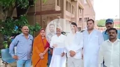 फिरोज़ाबाद: पुलिस कर्मी द्वारा सोशल मीडिया पर सपा मुखिया अखिलेश यादव पर की गई अभद्र टिप्पणी का सपा कार्यकर्ताओं ने जमकर विरोध किया