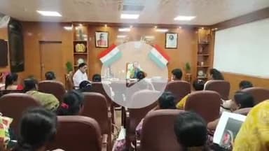 गुमला: डीसी ने कार्यालय में जिला समाज कल्याण विभाग द्वारा संचालित योजनाओं की समीक्षा की