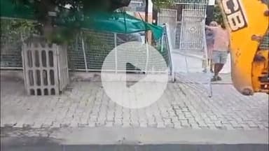 बहादुरगढ़: नगर परिषद ने शहर के सेक्टर दो और 6 में नालों पर किए अतिक्रमण को हटवाया