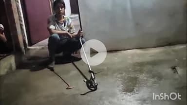कटनी नगर: रोशन नगर क्षेत्र के घर में निकला जहरीला कोबरा, गौरक्षक युवती ने किया रेस्क्यू