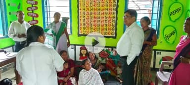 कोलेबिरा: सिविल सर्जन ने किया लारवा आंगनबाड़ी का निरीक्षण