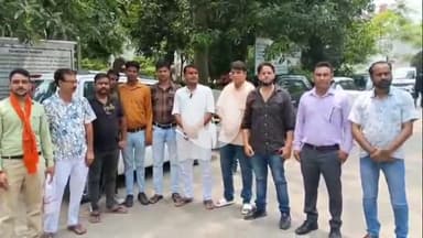 बरेली: शिवसेना ने श्रवण मास में मीट की दुकानों पर प्रतिबंध लगाने की मांग की, सड़कों को ठीक करने के लिए ज्ञापन दिया