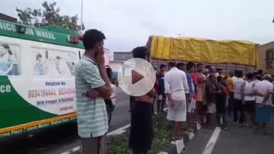 रामपुर: पूर्वी धनेली में केंटर और टैंकर की टक्कर से 3 किमी लंबा जाम, पुलिस ने 3 घंटे की कड़ी मशक्कत से खोला जाम, वीडियो वायरल