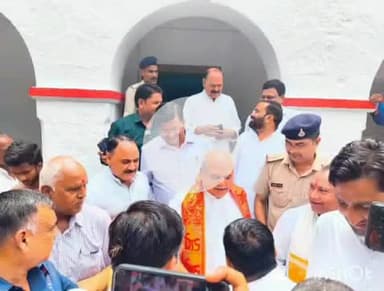 श्योपुर: श्योपुर पहुंचे MP विधानसभा अध्यक्ष नरेन्द्र सिंह तोमर, रेस्ट हाउस पर भाजपा नेताओं व कार्यकर्ताओं से की मुलाकात