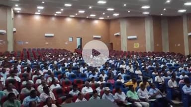 दरभंगा: विशेष गहन पुनरीक्षण को लेकर जिलाधिकारी ने किसान सलाहकार और समन्वयक के साथ किया संवाद