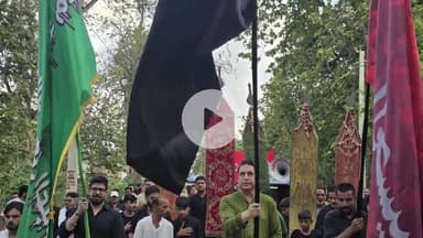 रामपुर: नगर क्षेत्र में हजरत कासिम की याद में सात मोहर्रम को आयोजित मेहंदी के जुलूस में पूर्व मंत्री नवाब काज़िम अली शामिल हुए