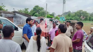 मुंगेर: डीएम ने सदर प्रखंड के मय पंचायत में मतदाता सूची के पुनरीक्षण कार्यों का किया भौतिक निरीक्षण