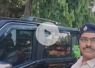 पूर्णिया पूर्व: पुलिस अधीक्षक के आदेशानुसार पूर्णिया शहर में काले शीशे वाले चार पहिया वाहनों के खिलाफ चलाया गया अभियान