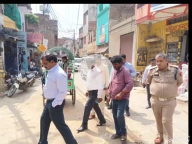 मिर्ज़ापुर: सावन महीने में कांवर यात्रा के दृष्टिगत, डीएम के निर्देश पर अधिकारियों ने गंगा घाट और रास्तों का किया निरीक्षण