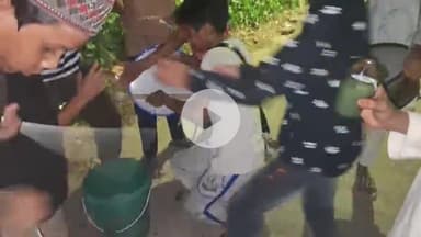 कन्नौज: कन्नौज के भटपुरी मोहल्ले में अलम के अकीदतमंदों को बांटा गया शरबत, ढोल-नगाड़ों के साथ बच्चों ने याद किया शहादत का वो दिन