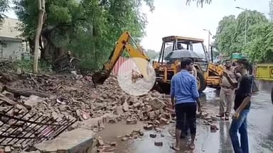 अजमेर: SBI बैंक की दीवार गिरने से एक युवक की मौत, अजमेर में बारिश के बाद हुआ हादसा, सूचना मिलने पर पुलिस और फायर ब्रिगेड पहुंची