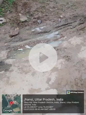 मऊरानीपुर : भटपुरा के कारसदेव मंदिर  चौराहे के पास प्लास्टर /सीसी नहीं हुई जल जीवन मिशन के द्वारा खोदी गई सड़क पर