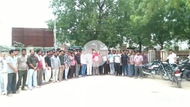 चूरू: फेसबुक पर आपत्तिजनक टिप्पणी मामले में सर्व समाज ने मुकदमा दर्ज करवाने की मांग को लेकर चूरू एसपी को सौंपा ज्ञापन