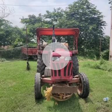 चांडिल: चौका में जिला खनन विभाग की टीम ने दो अवैध बालू परिवहन ट्रैक्टरों को किया ज़ब्त