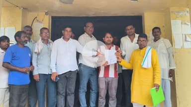 वैर: भुसावर रोड पर नगर पालिका के चुंगी भवन को भूमाफियाओं द्वारा तोड़ने का मामला, SDM को ज्ञापन देकर कानूनी कार्रवाई की मांग