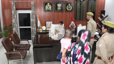 रामपुर: पुलिस अधीक्षक विद्यासागर मिश्र ने पुलिस कार्यालय में जनसुनवाई के दौरान 70 से अधिक फरियादियों की फरियाद पर की सुनवाई