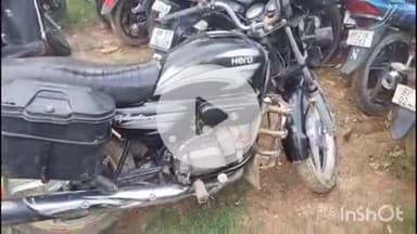 नवादा: खराट मोड़ स्थित पकड़िया के समीप से पुलिस ने 9 अवैध बालू लोड ट्रैक्टर, 2 मोटरसाइकिल और 2 अभियुक्तों को किया गिरफ्तार