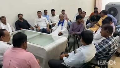 चूरू: ब्लॉक कांग्रेस कार्यालय मंडेलिया हाउस में हुई कांग्रेस की बैठक, कांग्रेस प्रदेश उपाध्यक्ष ने लगाया पक्षपात का आरोप