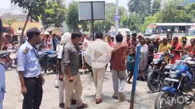 सुपौल: सदर अस्पताल सुपौल में पैसा चोरी करते हुए एक व्यक्ति को लोगों ने पकड़ा, पुलिस के किया हवाले