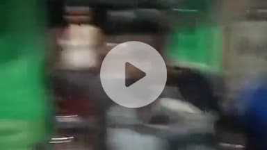 झांसी: मेवाती पूरा मोहल्ले में ताजिया निकलते समय दो पक्षों के बीच हुई मारपीट, वीडियो हुआ वायरल