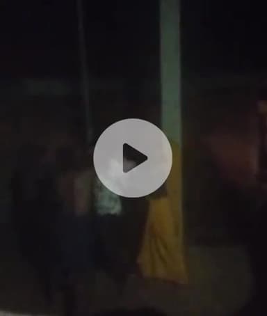 उन्नाव: कुर्मापुर में बच्चों के सामने मां-पिता से पड़ोसियों ने घर में घुसकर की मारपीट, बच्चे रोते रहे, बेटे ने बनाया वीडियो