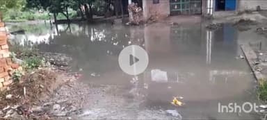 फिरोज़ाबाद: जसराना क्षेत्र के ग्राम नगला जुला में सड़कें तालाब में हुई तब्दील, ग्रामीणों को होती है परेशानी #jansamasya