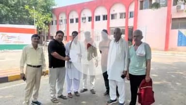 भिवानी: पंडित नेकीराम शर्मा चौक के जीर्णोद्धार की मांग के साथ डीसी को लोगों ने दिया ज्ञापन