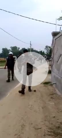 इचाक: इचाक प्रखंड में मोहर्रम पर्व को लेकर दूसरे दिन फ्लैग मार्च, संवेदनशील क्षेत्रों में पुलिस बल तैनात