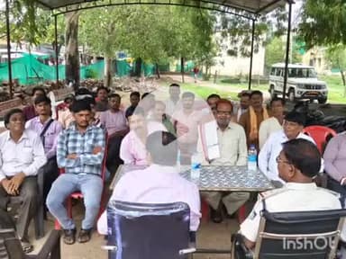 बल्देवगढ़: आगामी त्योहारों को लेकर बल्देवगढ़ पुलिस थाना परिसर में शांति समिति की बैठक हुई आयोजित