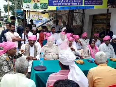 इचाक: दरिया जेपी चौक में मोहर्रम को लेकर शांति समिति की बैठक संपन्न, एकता और नशा मुक्ति पर ज़ोर