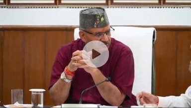 देहरादून: सैनिक कल्याण मंत्री गणेश जोशी ने सैनिक कल्याण निदेशालय में अधिकारियों के साथ बैठक की, दिए ये निर्देश