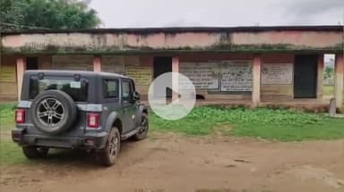 गुमला: ढोठा टोली गांव में एक साल से आंगनबाड़ी केंद्र बंद, बच्चों के भविष्य से खिलवाड़