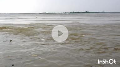 मुंगेर: गंगा के जलस्तर में वृद्धि जारी, संभावित बाढ़ से बचने के लिए दियारावासियों ने शुरू की तैयारी