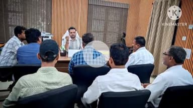 नवादा: जिला पंचायती राज पदाधिकारी ने सोलर स्ट्रीट लाइट योजना को लेकर विभिन्न एजेंसियों के कर्मियों के साथ की समीक्षात्मक बैठक