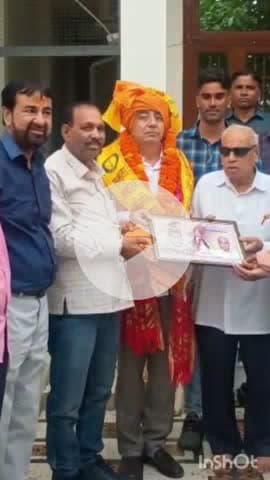 उच्चैन: चिकित्सा सेवा क्षेत्र में मानवीय योगदान देने वाले असिस्टेंट नर्सिंग ऑफीसर अशोक जोशी का सम्मान किया गया